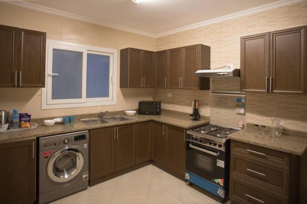 Parkside Boutique 3 Bbr Serviced Apartment - Ocean Blue - Near Airport 카이로 외부 사진