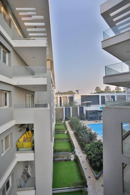 Parkside Boutique 3 Bbr Serviced Apartment - Ocean Blue - Near Airport 카이로 외부 사진